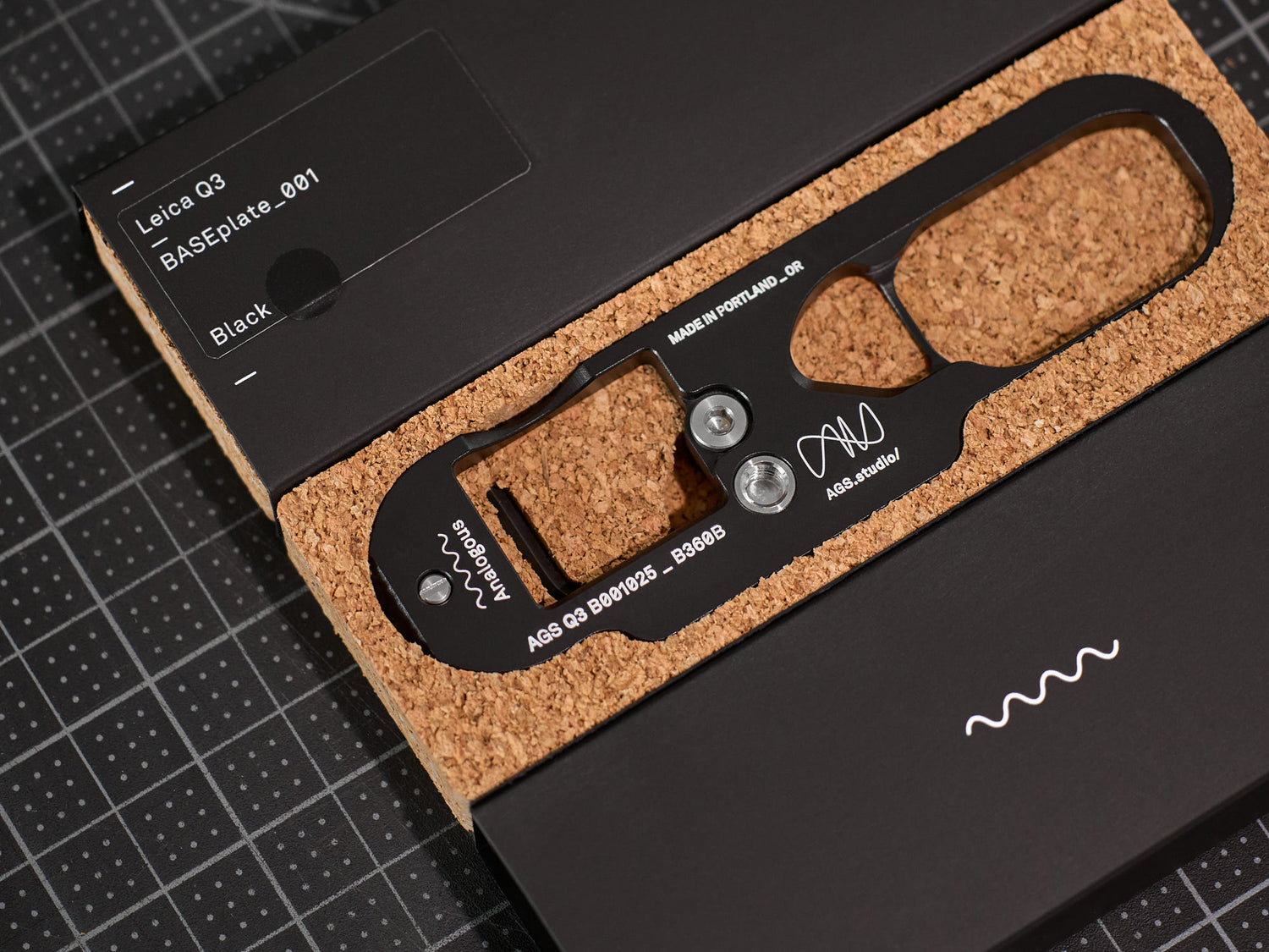 Leica Q3 BASEplate _ 001