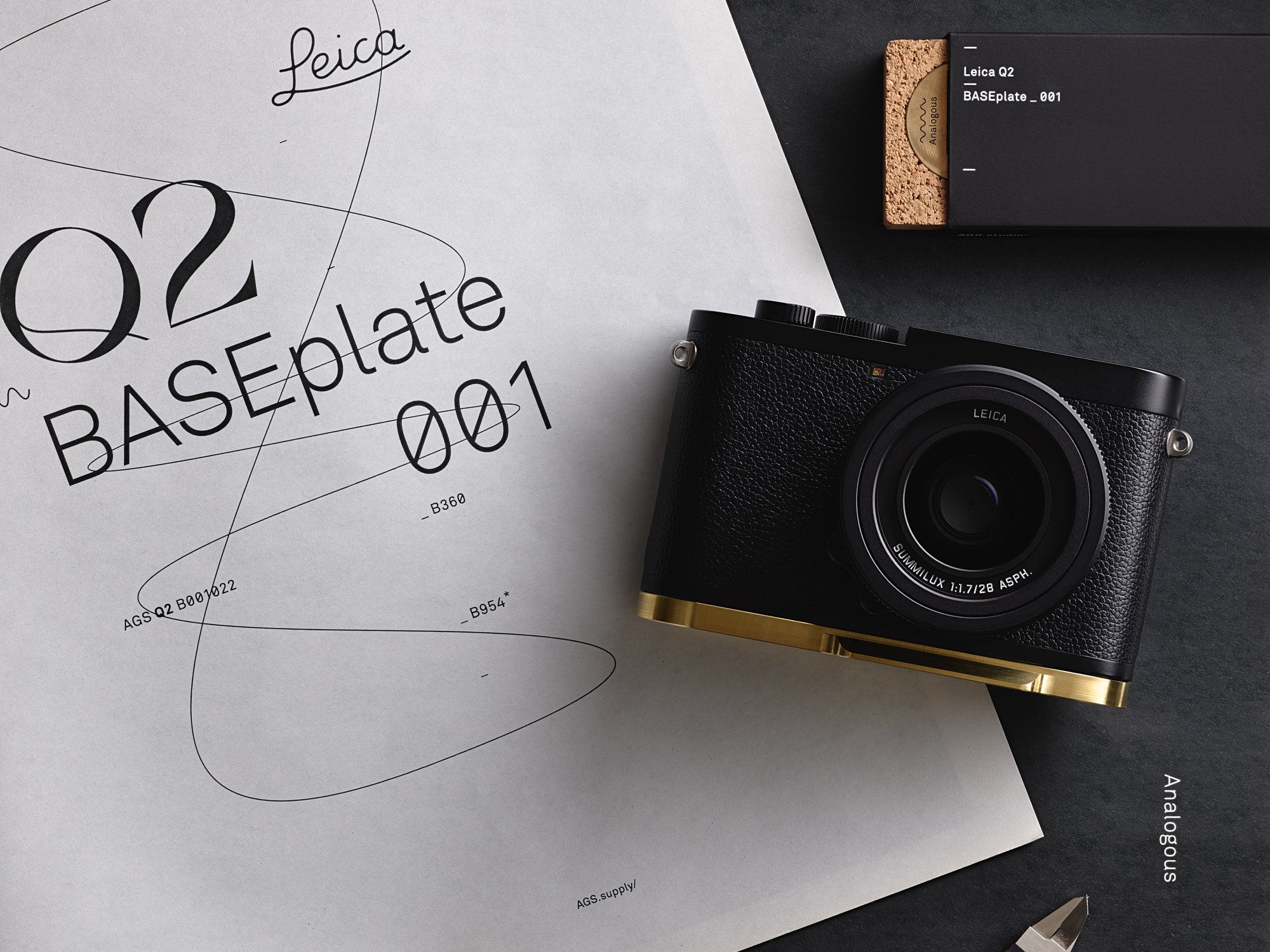 Leica Q2 BASEplate _ 001 BLACK*